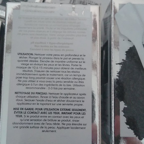 3x Charcoal Gel Face Masks w/ Applicators - Picture 3 of 4